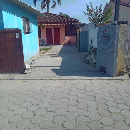 הוילה Florianópolis Kitinete Pequena Em Patio Compartilhado מראה חיצוני תמונה